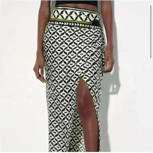 🔥🔥Zara wrap printed skirt